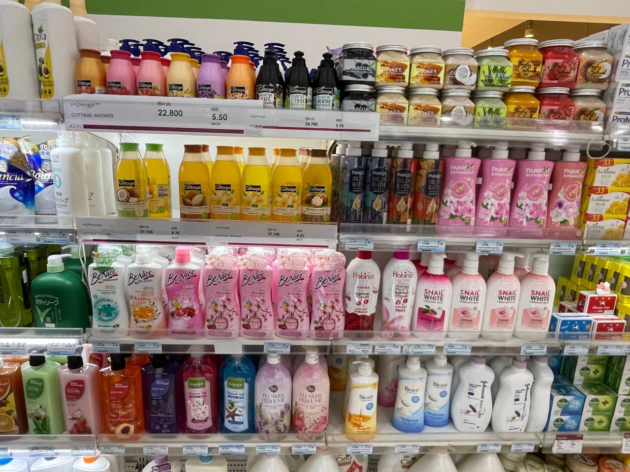 Modern Trade Distribution of Cellox and Hygienist Products by BJC at Makro Cambodia - Image 33